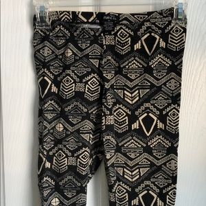 Black pattern leggings!!